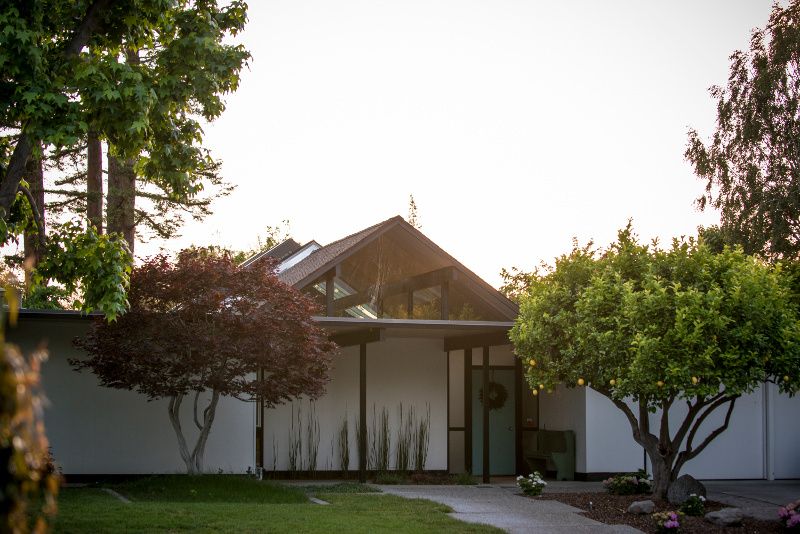 Why Your Eichler Home Should Have a Retractable Atrium Roof